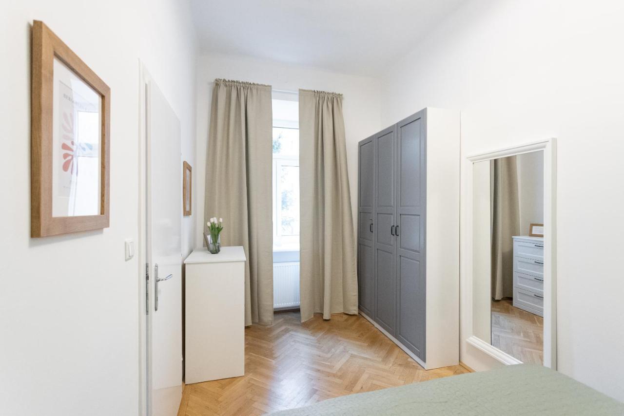Apartment With Balcony - Trendy Neighborhood Βιέννη Εξωτερικό φωτογραφία