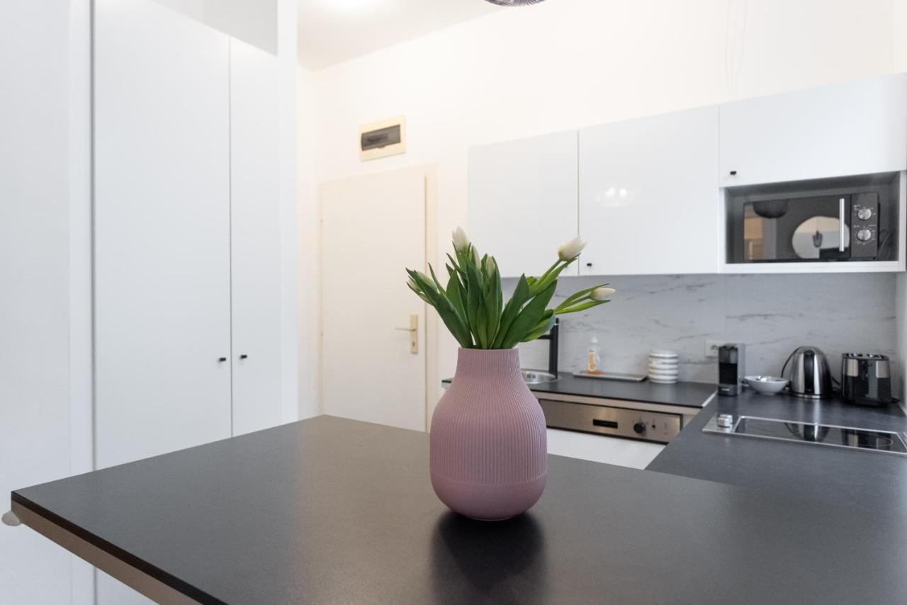Apartment With Balcony - Trendy Neighborhood Βιέννη Εξωτερικό φωτογραφία